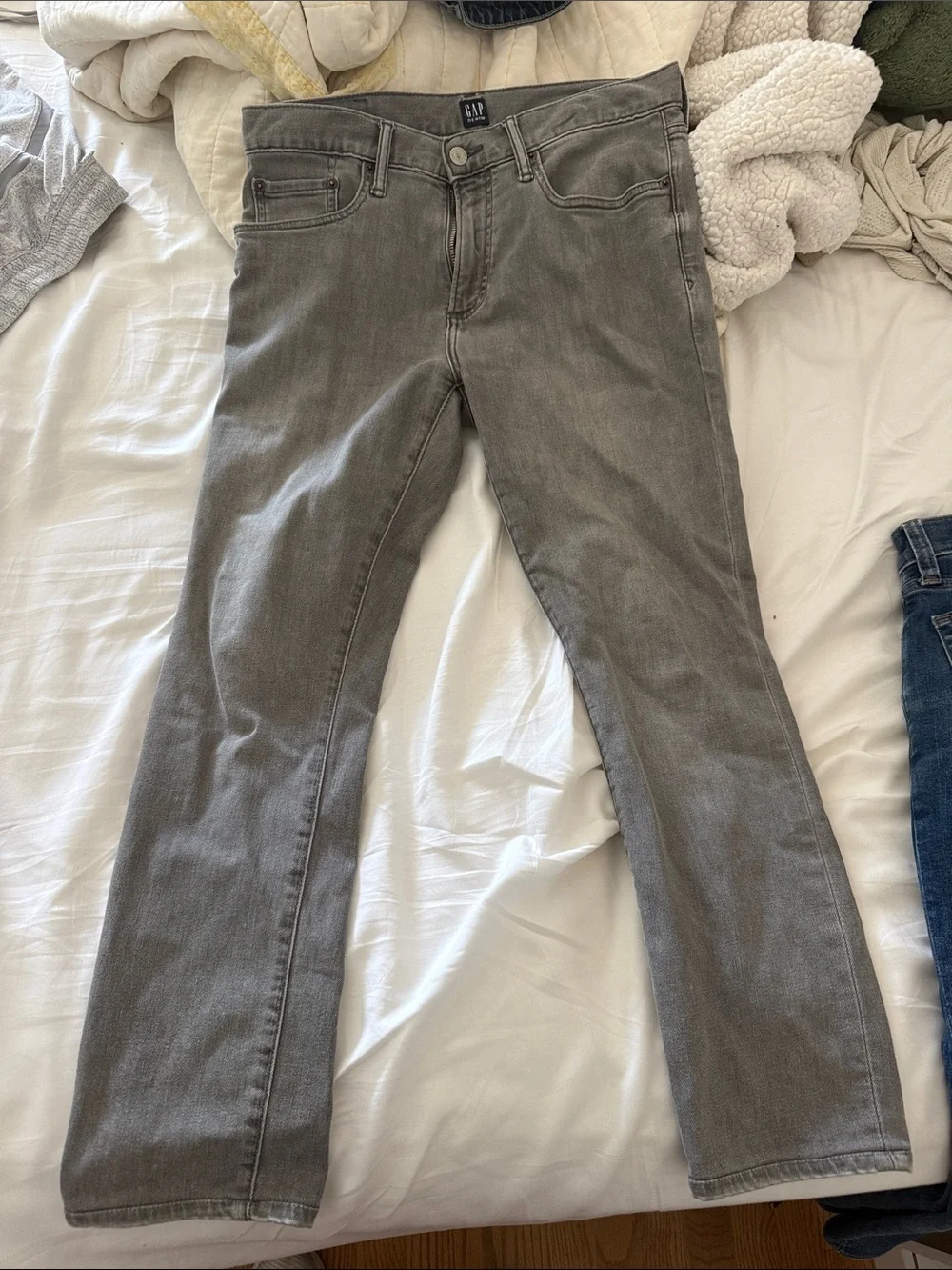 GAP Slim Straight Jeans in Gray Wash